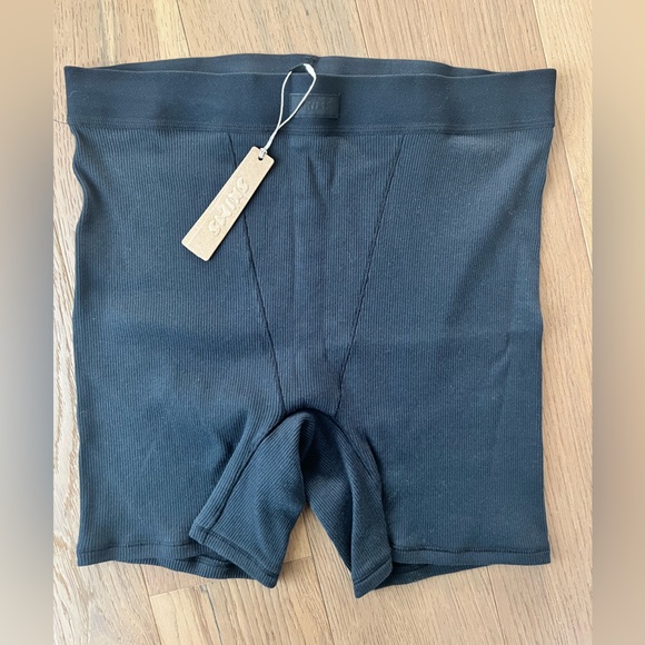 Skims - Cotton Rib Boxer - Black - Picture 2 of 6